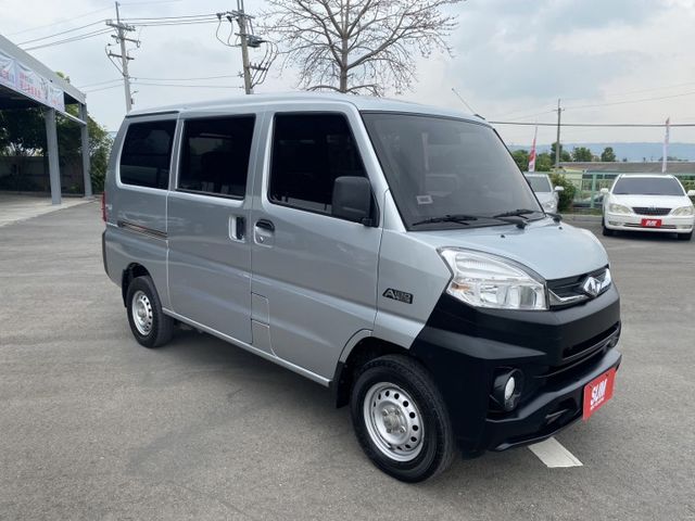 雙認證、原版件、實車實價、保固不另加價。菱利 A180 1.5 廂式 五人座 小貨車 僅跑5萬，內裝乾淨車況新  第2張相片