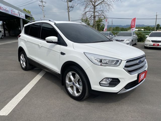 雙認證、實車實價、保固不另加價。KUGA 1.5時尚經典型，僅跑8萬，有全景天窗、電動尾門、盲點、導航、carpaly  第2張相片