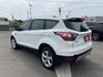 雙認證、實車實價、保固不另加價。KUGA 1.5時尚經典型，僅跑8萬，有全景天窗、電動尾門、盲點、導航、carpaly  第4張縮圖