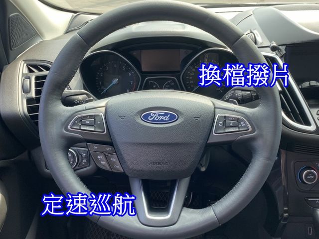 雙認證、實車實價、保固不另加價。KUGA 1.5時尚經典型，僅跑8萬，有全景天窗、電動尾門、盲點、導航、carpaly  第9張相片
