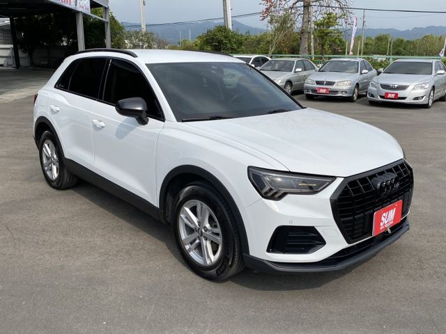 AUDI Q3 雙認證，實車實價，ACC跟車、車道偏移、雙電動椅、電動尾門  第2張相片