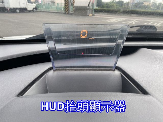 雙認證、實車實價、保固不另加價。Luxgen S5 1.8 僅跑7萬，天窗、恆溫、抬頭顯示器  第10張相片
