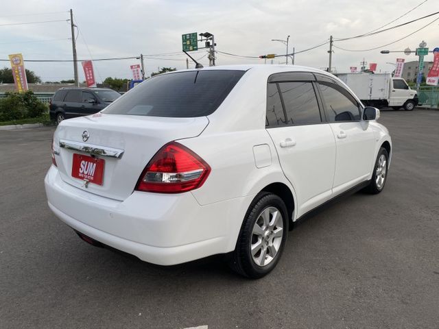 雙認證，原版件、實車實價，TIIDA 黑內裝，里程跑少 內裝新  第3張相片