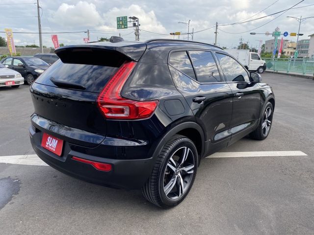 稀有頂規 2021年式 XC40 B5 新車價207萬，車主夫妻因外派國外工作釋出愛車，九成九新!  第3張相片