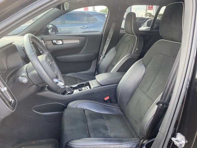 稀有頂規 2021年式 XC40 B5 新車價207萬，車主夫妻因外派國外工作釋出愛車，九成九新!  第6張相片
