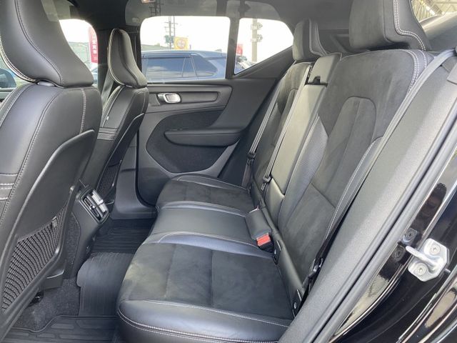 稀有頂規 2021年式 XC40 B5 新車價207萬，車主夫妻因外派國外工作釋出愛車，九成九新!  第7張相片