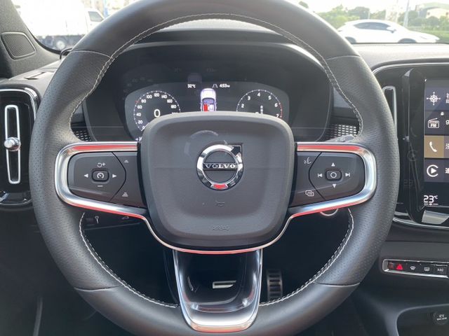 稀有頂規 2021年式 XC40 B5 新車價207萬，車主夫妻因外派國外工作釋出愛車，九成九新!  第9張相片