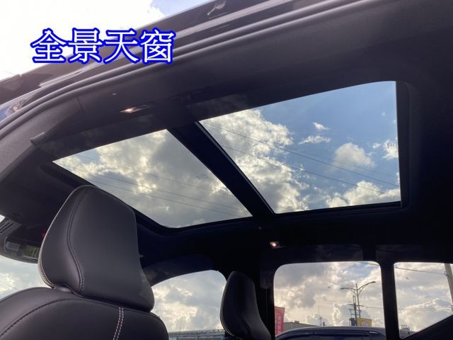 稀有頂規 2021年式 XC40 B5 新車價207萬，車主夫妻因外派國外工作釋出愛車，九成九新!  第12張相片