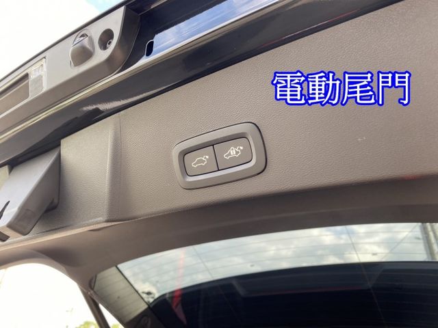稀有頂規 2021年式 XC40 B5 新車價207萬，車主夫妻因外派國外工作釋出愛車，九成九新!  第13張相片