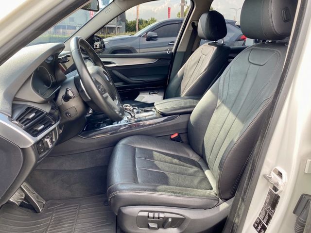 雙認證、全車原版件、實車實價。稀有車款 X5 30d 柴油，空力套件、卡鉗  第6張相片