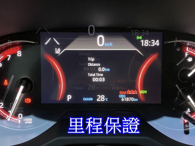 雙認證、原版件、實車實價、保固不另加價。尊爵版 僅跑6萬，原廠保養，有免鑰匙、恆溫、電動椅、ACC跟車、CarPlay  第8張相片