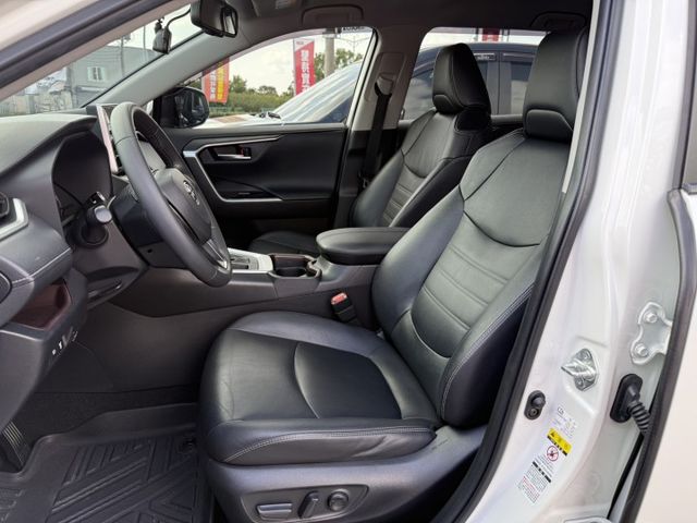 雙認證、原版件、實車實價，保固不另加價。2020 RAV4 環景影像、電尾門、電動椅、免鑰匙、恆溫  第6張相片