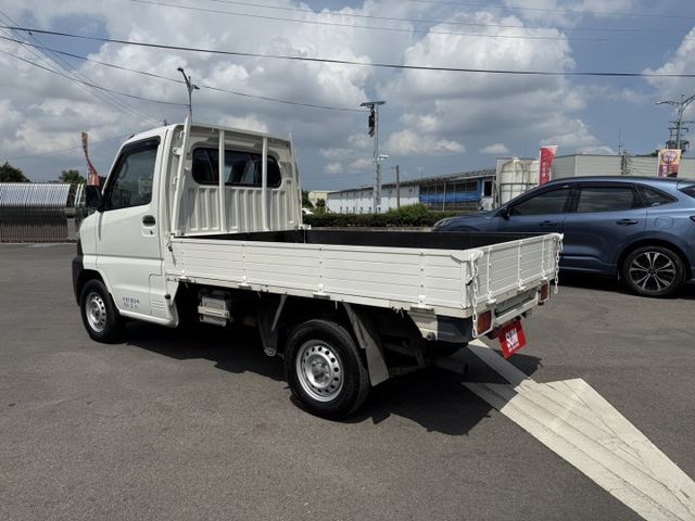 雙認證、原版件、實車實價、保固不另加價。菱利A190 自排小貨車，車斗新、內裝乾淨  第4張相片