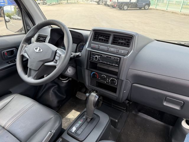 雙認證、原版件、實車實價、保固不另加價。菱利A190 自排小貨車，車斗新、內裝乾淨  第5張相片