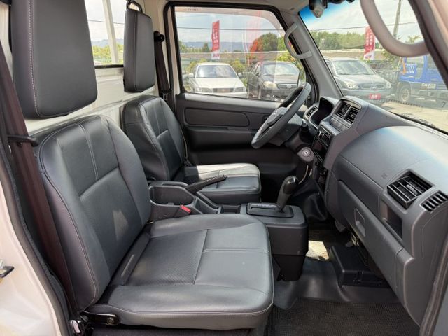 雙認證、原版件、實車實價、保固不另加價。菱利A190 自排小貨車，車斗新、內裝乾淨  第7張相片