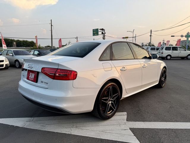雙認證、原版件、實車實價。A4 25 TFSI 車況新，換檔撥片、定速、雙電動椅  第3張相片