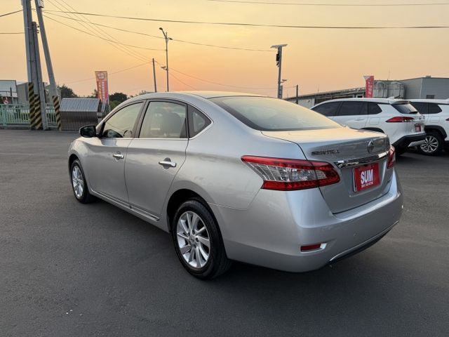 雙認證、原版件、實車實價。豪華版~免鑰匙、定速、分區恆溫、安卓機  第4張相片