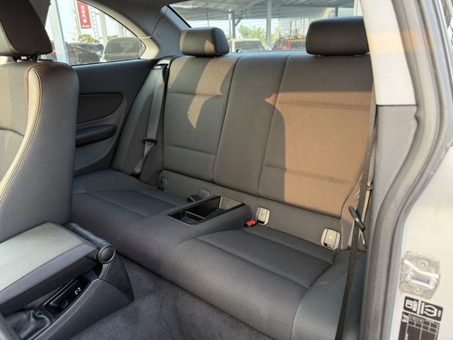 雙認證、原版件、實車實價。稀有雙門跑車118d 柴油  第7張相片