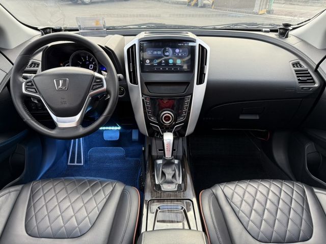 雙認證、實車實價、保固不另加價。魅力型~免鑰匙、環景、安卓機、carplay、定速、換檔撥片  第5張相片