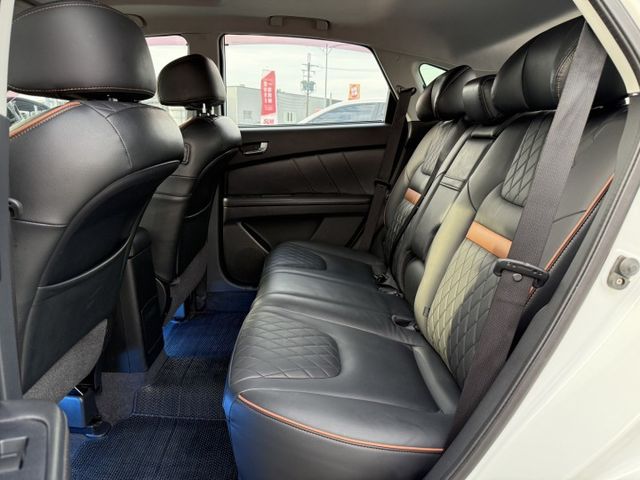 雙認證、實車實價、保固不另加價。魅力型~免鑰匙、環景、安卓機、carplay、定速、換檔撥片  第7張相片