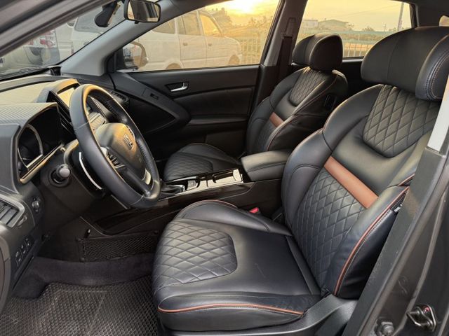 雙認證、原版件、保固不另加價。魅力版~免鑰匙、環景、定速、導航、天窗、電動尾門  第6張相片