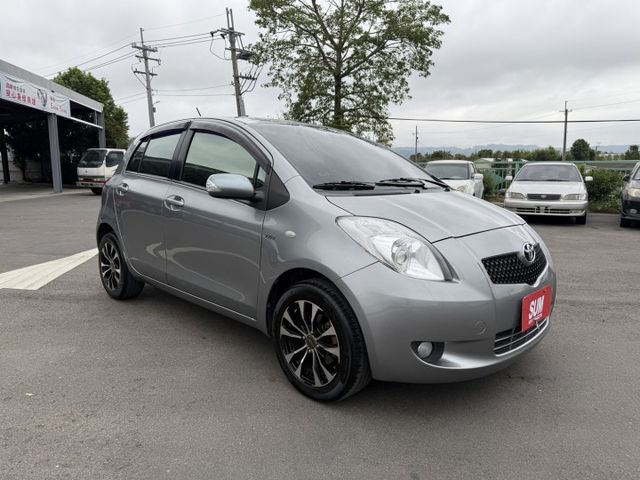 雙認證、實車實價，女用車，車況漂亮 內裝新，免鑰匙、升級音響 安卓機  第2張相片