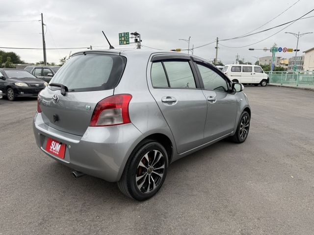 雙認證、實車實價，女用車，車況漂亮 內裝新，免鑰匙、升級音響 安卓機  第3張相片