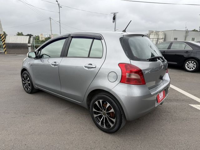 雙認證、實車實價，女用車，車況漂亮 內裝新，免鑰匙、升級音響 安卓機  第4張相片