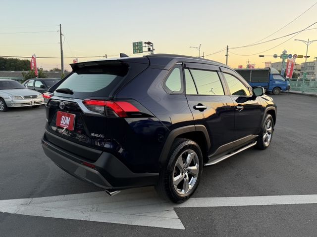 雙認證、原版件，實車實價、保固不另加價。旗艦版~ACC跟車、環景影像、盲點、電動尾門、導航、carplay  第3張相片