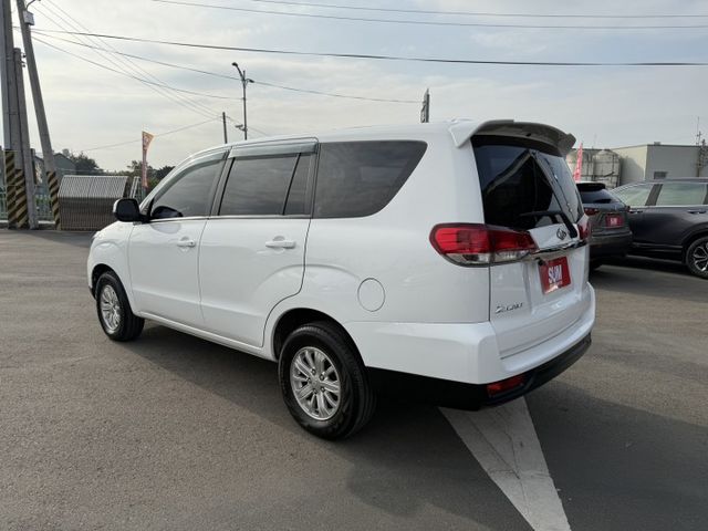 雙認證、原版件、實車實價、保固不另加價。精緻型~定速、後座出風口、電動後視鏡，客貨兩用大空間!  第4張相片