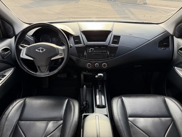 雙認證、原版件、實車實價、保固不另加價。精緻型~定速、後座出風口、電動後視鏡，客貨兩用大空間!  第5張相片