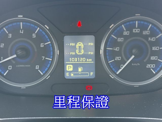 雙認證、原版件、實車實價、保固不另加價。精緻型~定速、後座出風口、電動後視鏡，客貨兩用大空間!  第8張相片