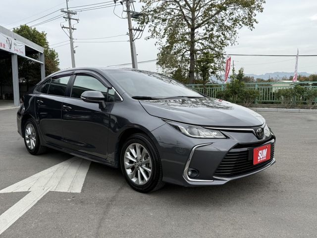 雙認證、原版件，實車實價、保固不另加價。尊爵版~免鑰匙、摸門、ACC跟車、車道偏離警示 、盲點偵測、導航  第2張相片