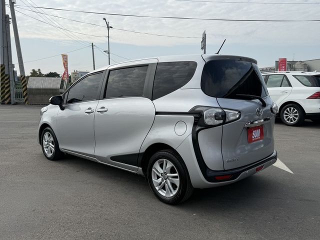 雙認證、原版件，實車實價、保固不另加價。豪華+版，僅跑3萬車況新，電動滑門、ikey摸門、定速、恆溫  第4張相片