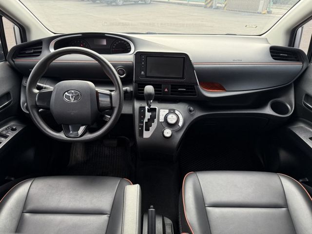 雙認證、原版件，實車實價、保固不另加價。豪華+版，僅跑3萬車況新，電動滑門、ikey摸門、定速、恆溫  第5張相片