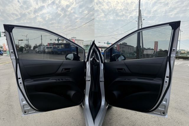 雙認證、原版件，實車實價、保固不另加價。豪華+版，僅跑3萬車況新，電動滑門、ikey摸門、定速、恆溫  第15張相片