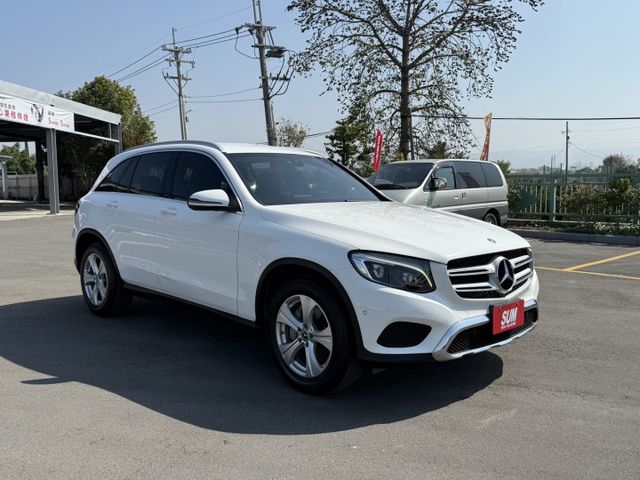 雙認證、原版件、實車實價。GLC220d 豪華柴油休旅，省油、外型大氣、內裝舒適，超值入手!  第2張相片