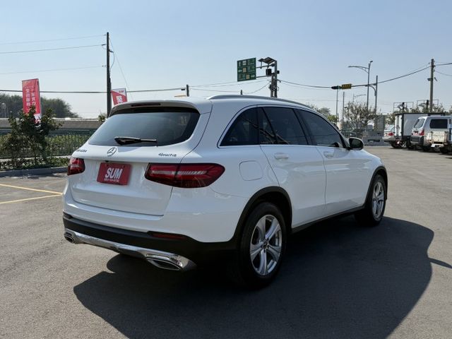 雙認證、原版件、實車實價。GLC220d 豪華柴油休旅，省油、外型大氣、內裝舒適，超值入手!  第3張相片