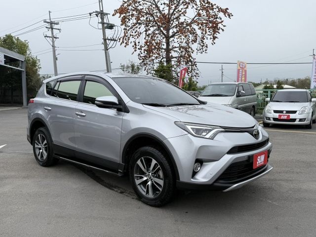 雙認證、實車實價、保固不另加價。頂級尊爵版~ACC跟車、車道偏移、電動椅、導航、carplay，耐用省油 大空間!  第2張相片