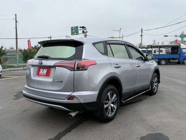 雙認證、實車實價、保固不另加價。頂級尊爵版~ACC跟車、車道偏移、電動椅、導航、carplay，耐用省油 大空間!  第3張相片