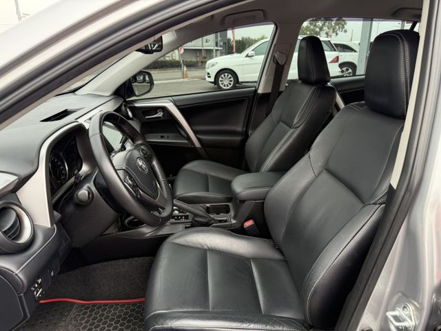 雙認證、實車實價、保固不另加價。頂級尊爵版~ACC跟車、車道偏移、電動椅、導航、carplay，耐用省油 大空間!  第6張相片