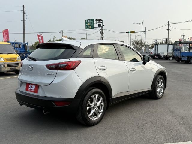 雙認證、原版件、實車實價、保固不另加價。頂級版~免鑰匙 摸門，一手車 內裝新  第3張相片