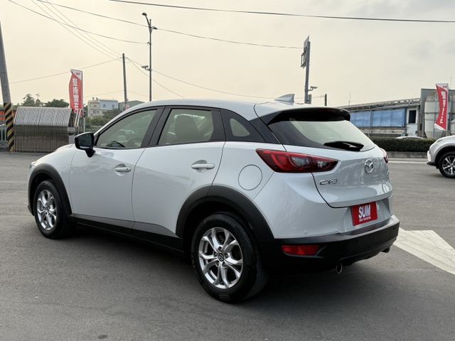 雙認證、原版件、實車實價、保固不另加價。頂級版~免鑰匙 摸門，一手車 內裝新  第4張相片