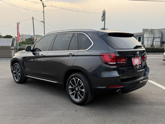 雙認證、實車實價。X5 25d 柴油~省油大馬力，空間寬敞，一手車 只跑8萬 內裝新 氣氛佳  第4張相片