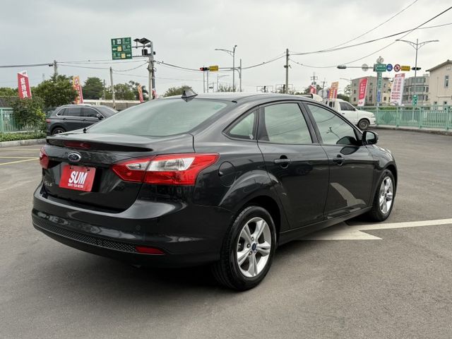 雙認證、實車實價。超值代步車 FOCUS 1.6 安卓機影音、carplay、恆溫、定速  第3張相片