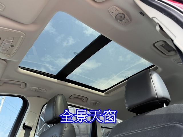 雙認證、原版件、實車實價，保固不另加價。時尚經典型~免鑰匙、車道變換輔助、全景天窗、盲點、carplay  第12張相片