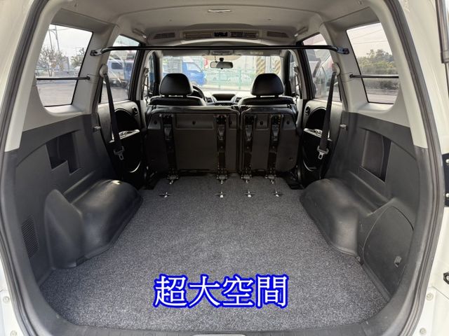 雙認證、原版件、實車實價、保固不另加價。精緻型~定速、後座出風口、電動後視鏡，客貨兩用大空間!  第12張相片