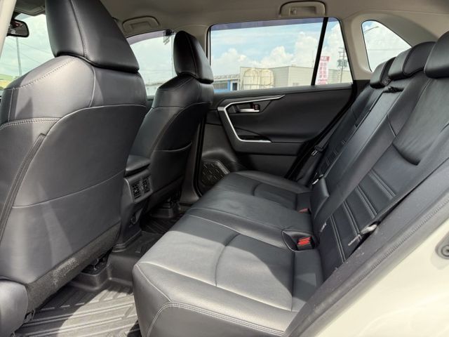 雙認證、原版件、實車實價，保固不另加價。2020 RAV4 環景影像、電尾門、電動椅、免鑰匙、恆溫  第7張相片