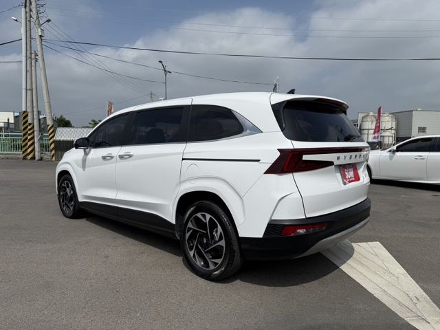 雙認證、原版件、實車實價。頂級GLT--B 僅跑1萬，全景天窗、4座電動椅、環景影像、ACC跟車、電尾門、carplay  第4張相片