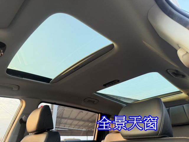 雙認證、原版件、實車實價。頂級GLT--B 僅跑1萬，全景天窗、4座電動椅、環景影像、ACC跟車、電尾門、carplay  第14張相片